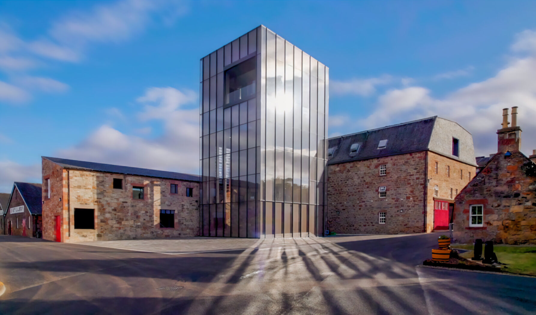 Wohngebäude_Geländer_Wohnhaus