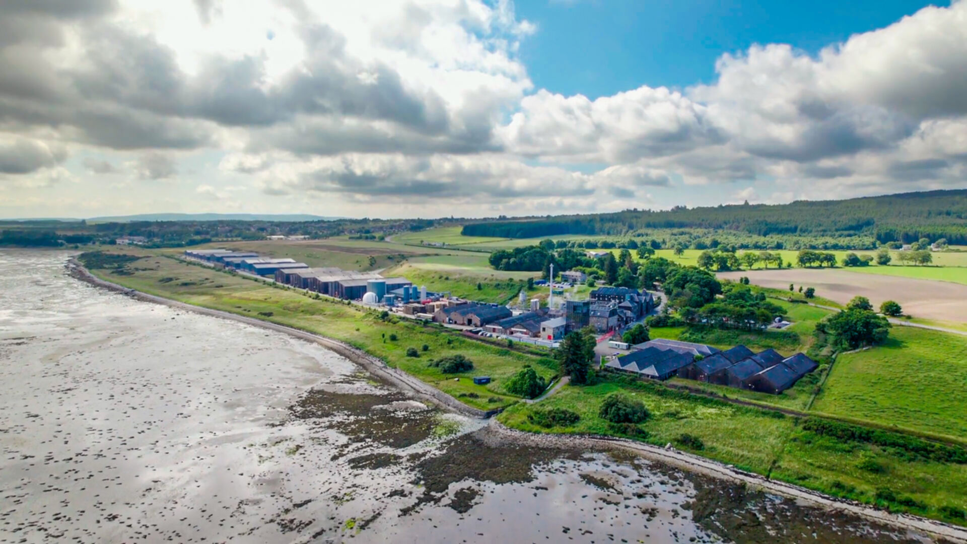 Wohngebäude_Geländer_Wohnhaus