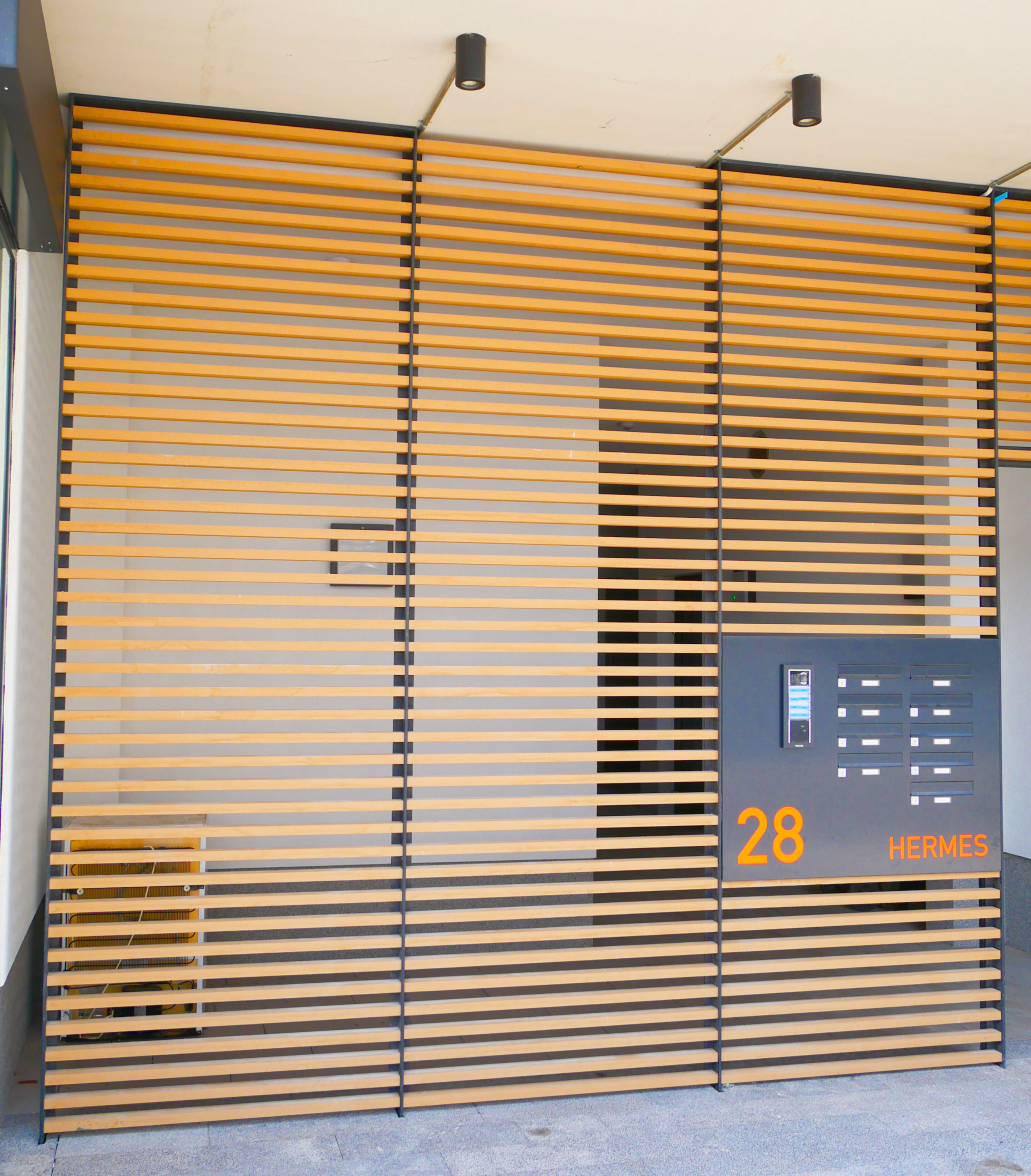 Wohngebäude_Sichtblenden, Gitterwerk, Sichtschutz_Wohnhaus