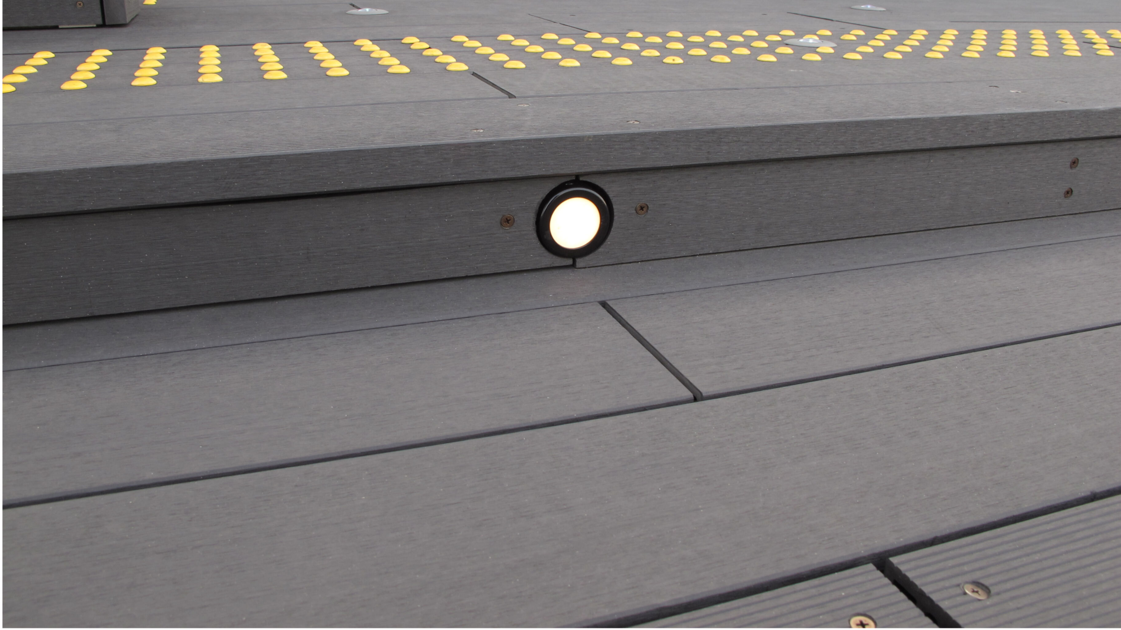 Transport-Einrichtungen_Terrasse Gewerbliche Nutzung_Flughafen, Bahnhof