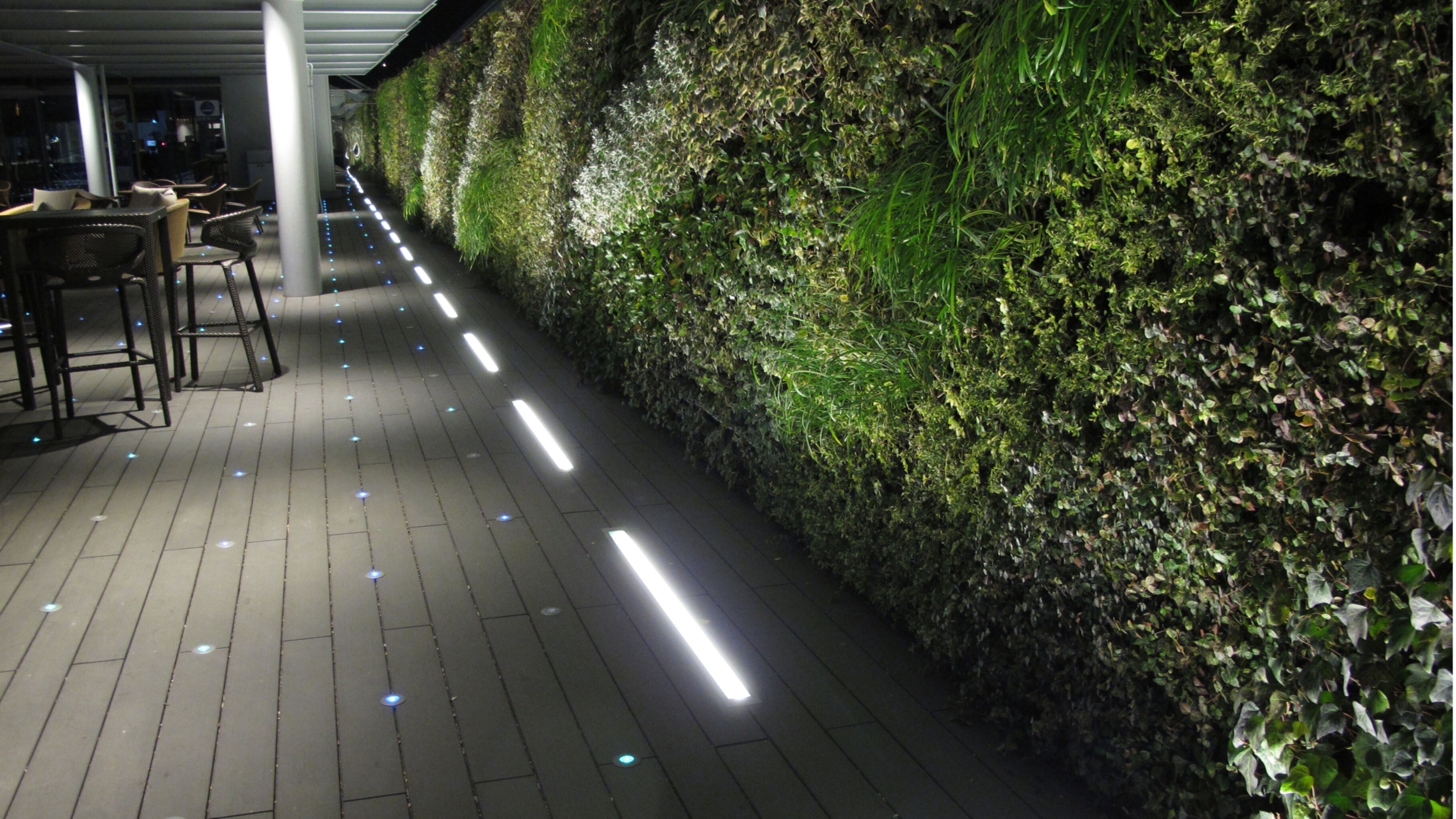 Transport-Einrichtungen_Terrasse Gewerbliche Nutzung_Flughafen, Bahnhof