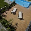 Einrichtungen_Schwimmbad deck_Am Wasser entlang