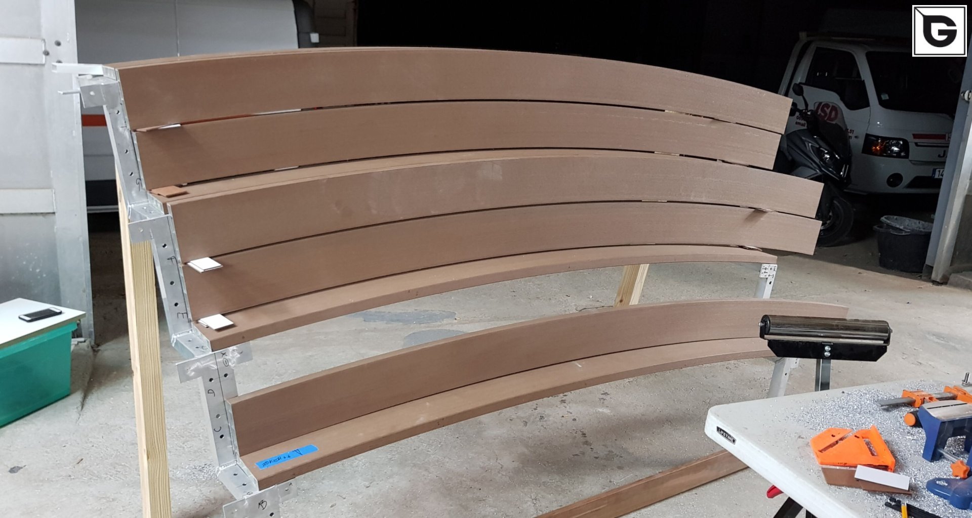 8526
 Bent Decking