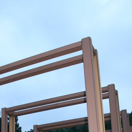 Einrichtungen_Pergola, Dachüberstand, Dach_Einkaufszentrum