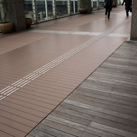 Kaufmännische Gebäude_Terrasse Gewerbliche Nutzung_Einkaufszentrum