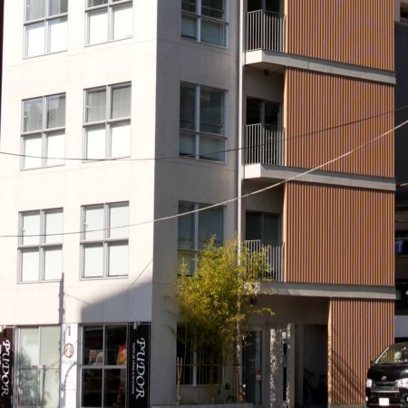 Wohngebäude_Vertical Sonnenschutz, jalousien_Wohnhaus